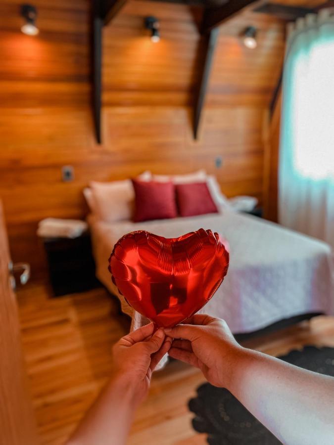 Chale Romantico Com Banheira De Hidromassagem E Lareira Bom Retiro  Εξωτερικό φωτογραφία